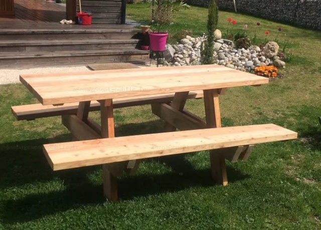 Table de pique-nique en mélèze